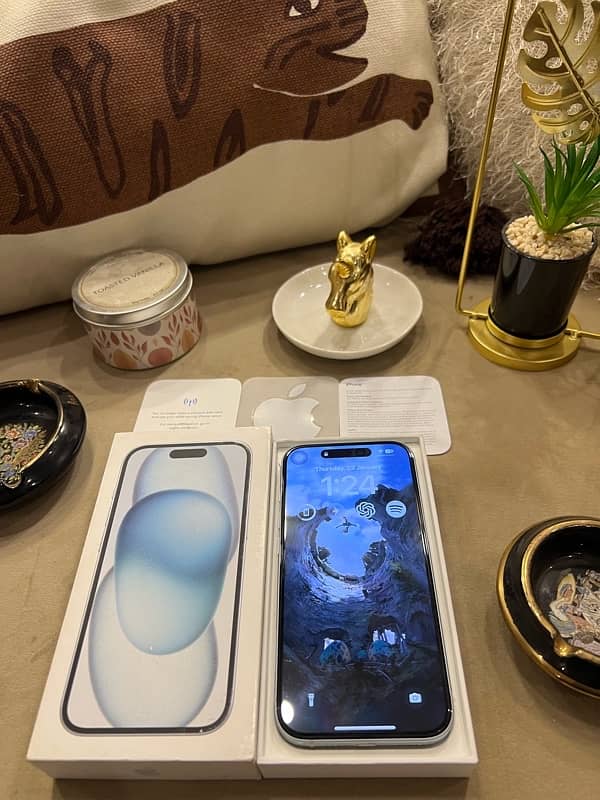 iPhone 15 ice blue 128gb 4 month sim time(03057530000) 5