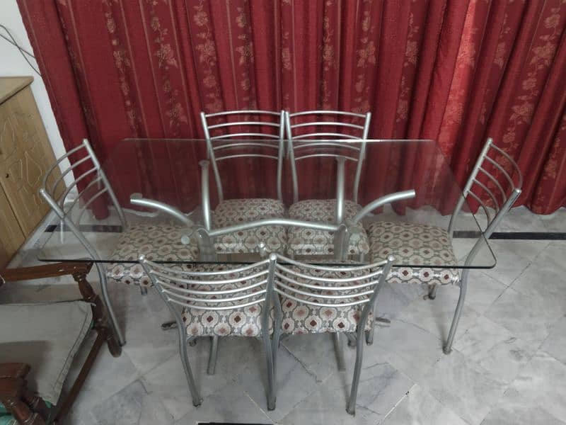 Dining Table with 6 chairs 0