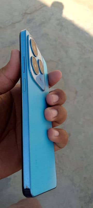 One Hand Used only 7 months used 4