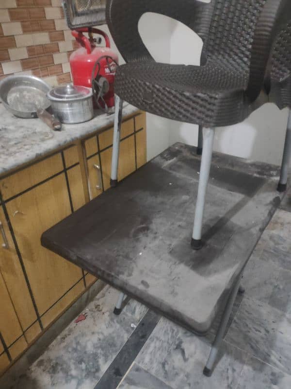 gas table chair 0