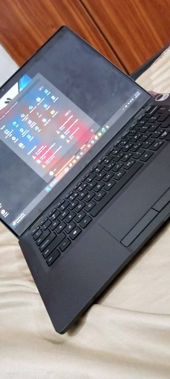 Dell Latitude 5300 Core i7 8th Generation 2in1 16gb RAM 256 SSD 7