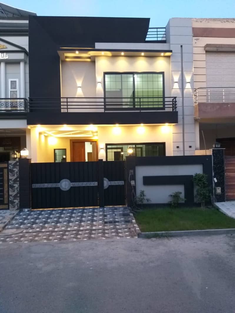 Quality Construct 5 Marla Modern House For Sale in Citi Housing Most Prime Location. 0