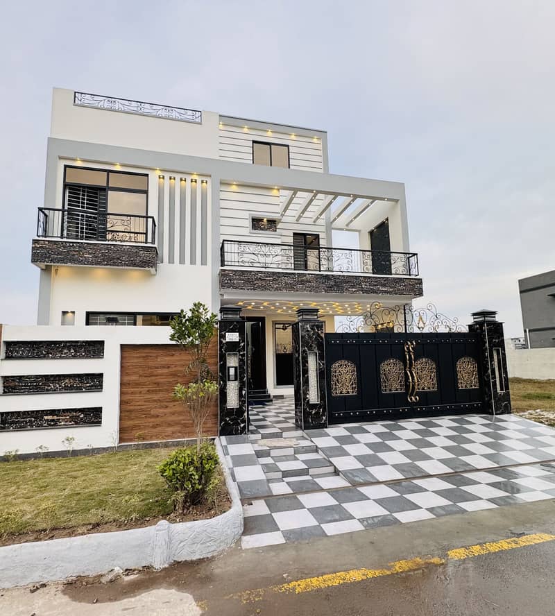 10 Marla Quality Construct House For Sale in Prime Location Citi Housing. 3