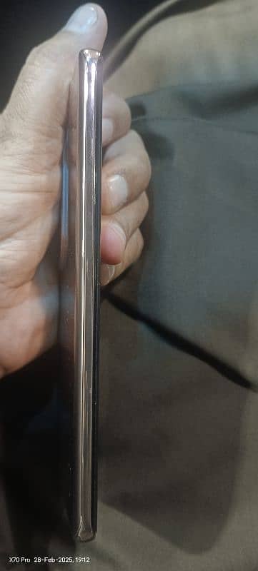 Vivo V40e 4