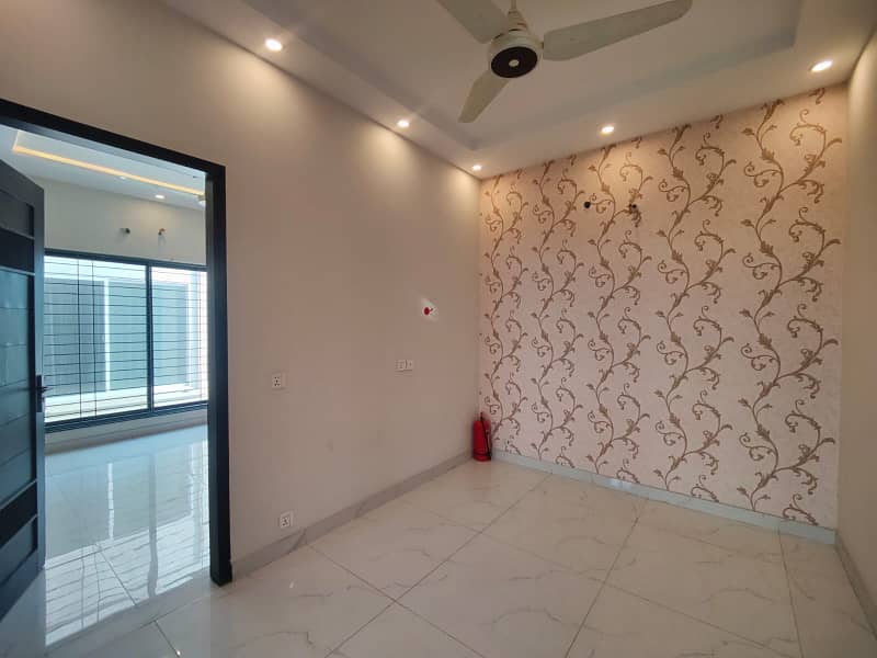 DHA LAHORE PHASE 5 1-Kanal 6-Bedrrom Full-House Available For RENT 46