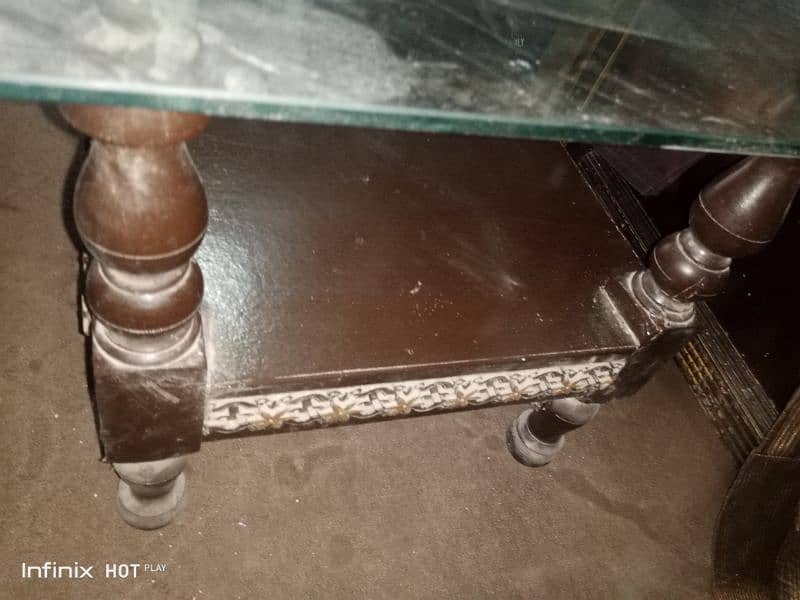 Dining table 0