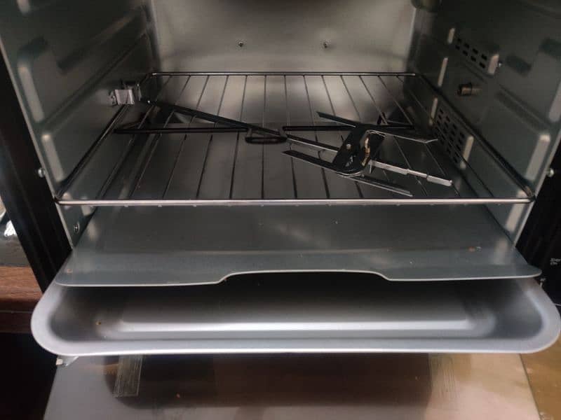 Dawlance DWMO 4215 CR Baking Oven 2