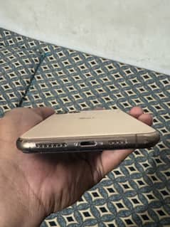 I phone 11 pro max 64gb gold colour pta approved