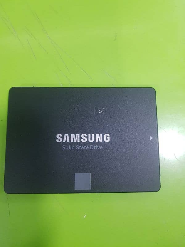 Samsung 1Tb SSD Health 100% 0