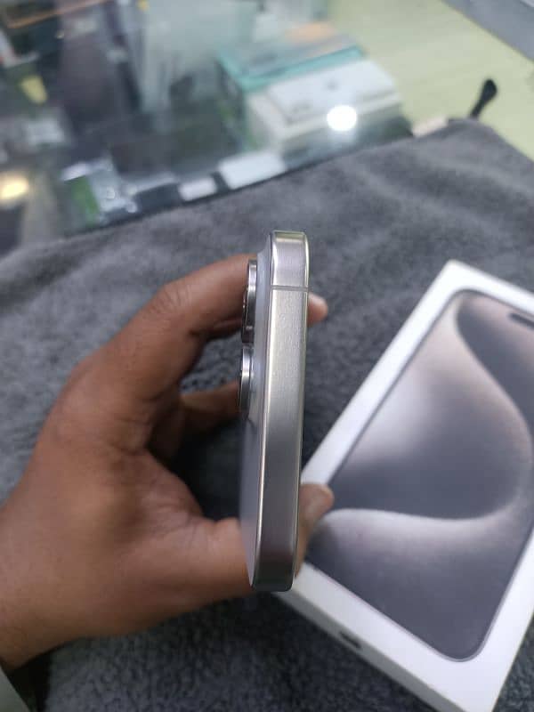 IPHONE 15 PRO MAX 256GB FACTORY UNLOCKED. 4