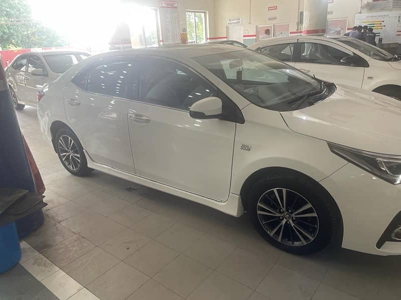 Toyota Altis Grande 2018 3