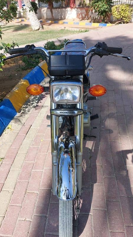 Honda 125 special edition 5 gear model 2023 Karachi number 4