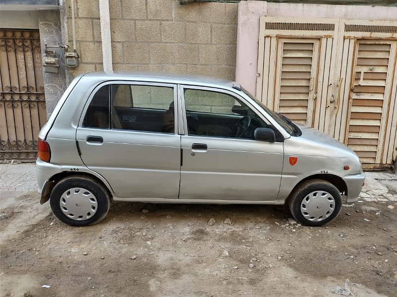 Daihatsu Cuore 2002 family used nice car 3