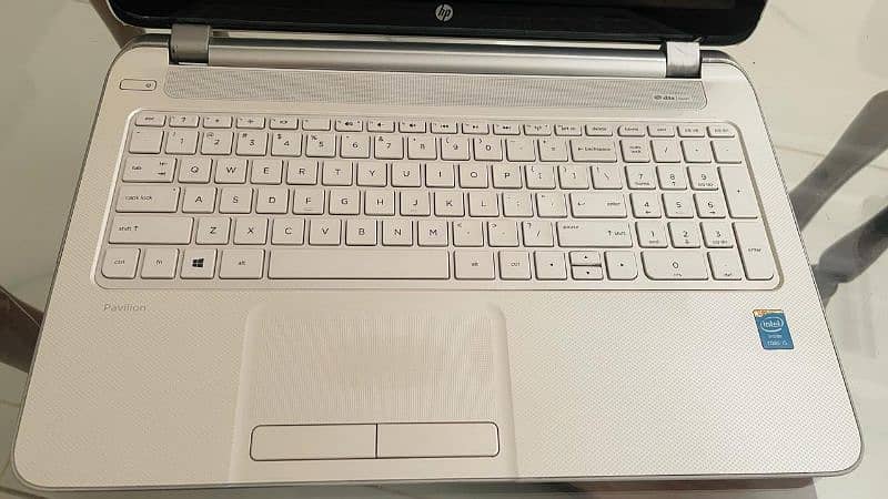 HP LAPTOP 1