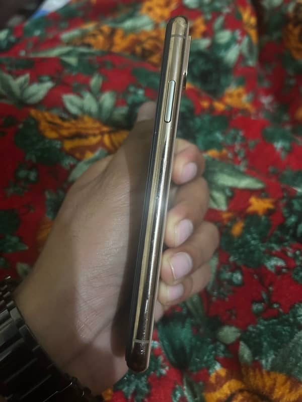 iphone xs 64gb PTA APPROVED 1