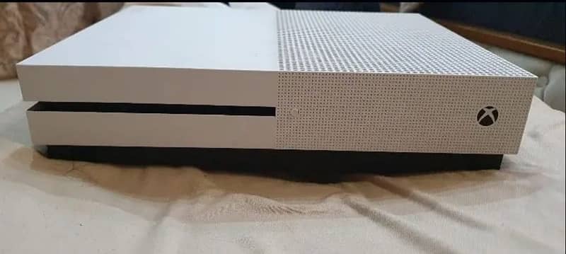 xbox one s with full box 2