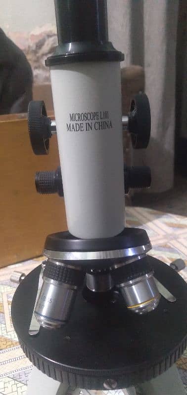 L101 series microscope new 10/10 4