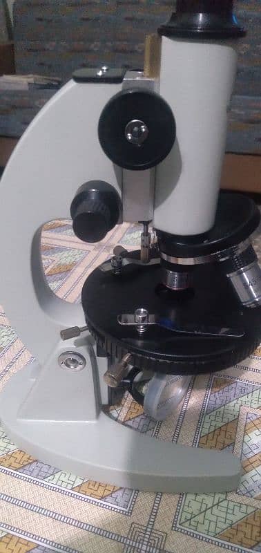 L101 series microscope new 10/10 5