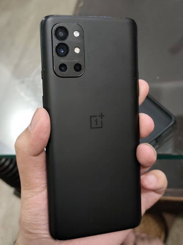 Oneplus 9R 1