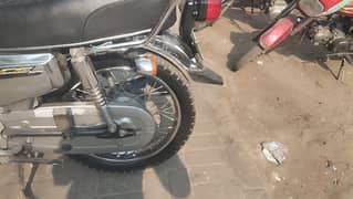 Honda 125 self start black color