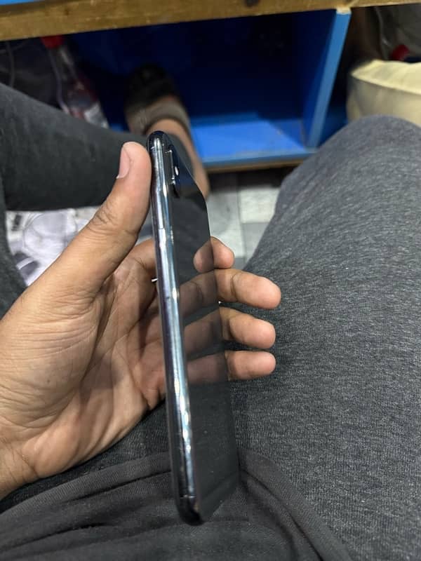 iphone xsmax 256Gb factory unlock non pta 2