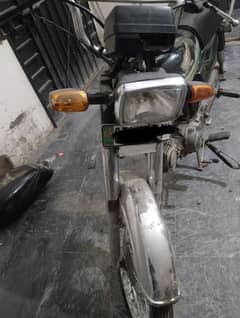 Honda CD70  2013 model registered in 2015