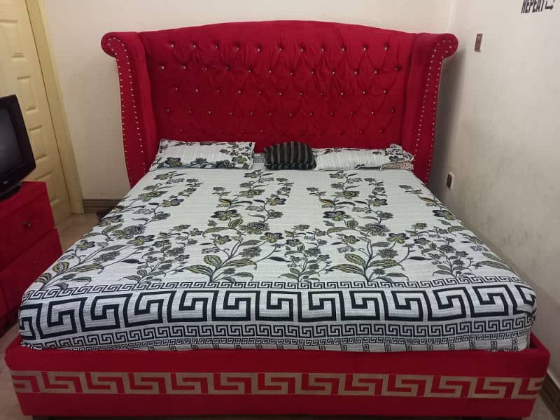 king size bed with dressing tables 1