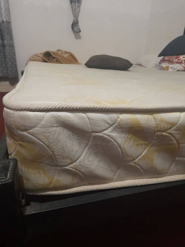 bed with mattress 0