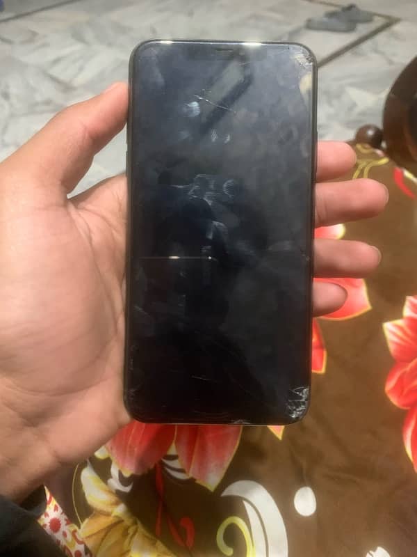 iphone 11 pro max  256 GB  Non PTA 3