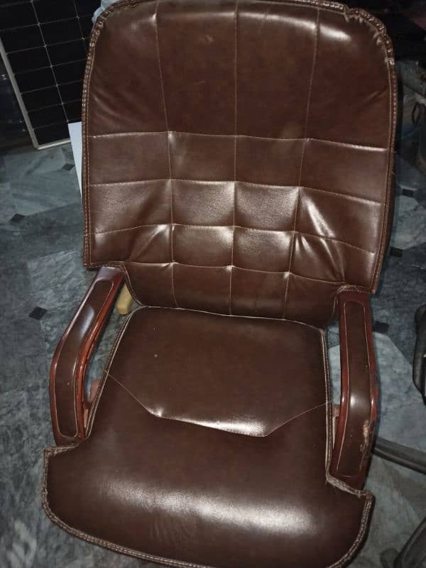 boss chair for office use available for sale 0