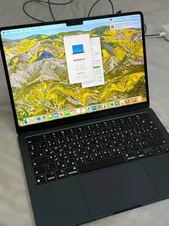 mac m3 13 inch 8gb | 256 GB