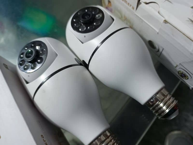 2 pcs Smart Wifi Cameras for sale 3