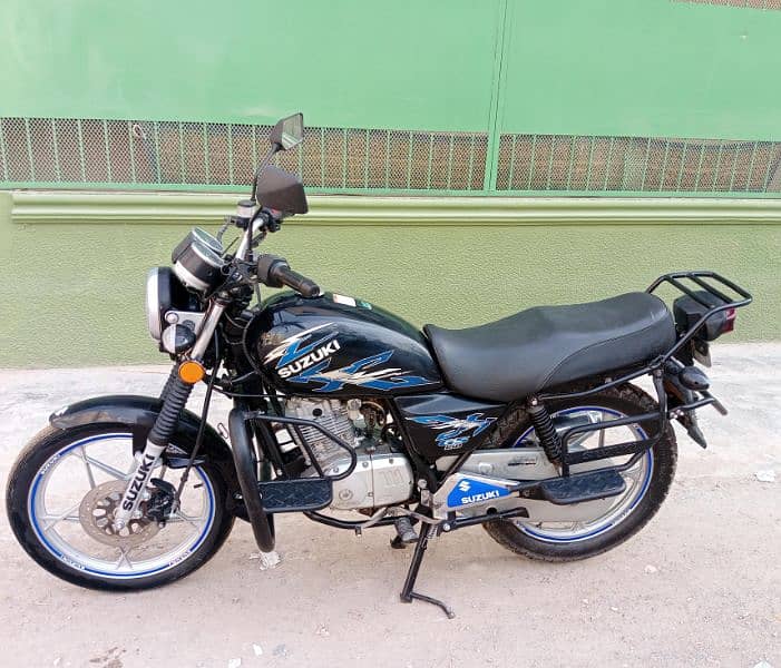 Suzuki gs 150 SE 0