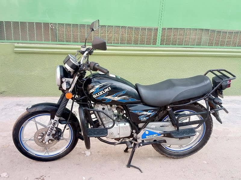 Suzuki gs 150 SE 1