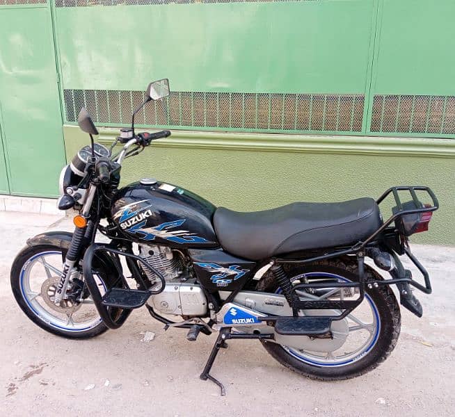 Suzuki gs 150 SE 2