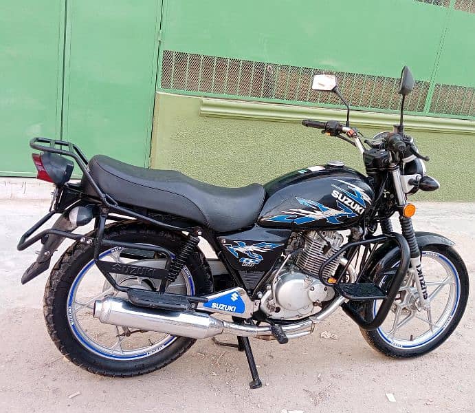 Suzuki gs 150 SE 7