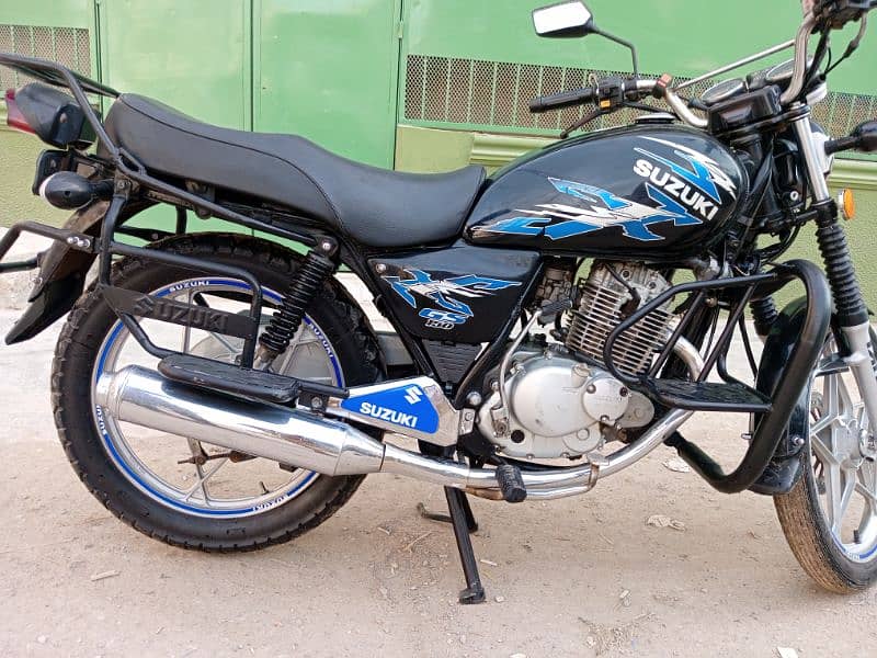 Suzuki gs 150 SE 8