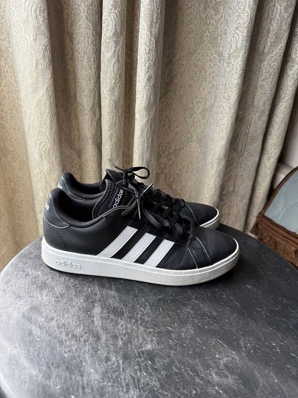 Adidas Original Black with white 3