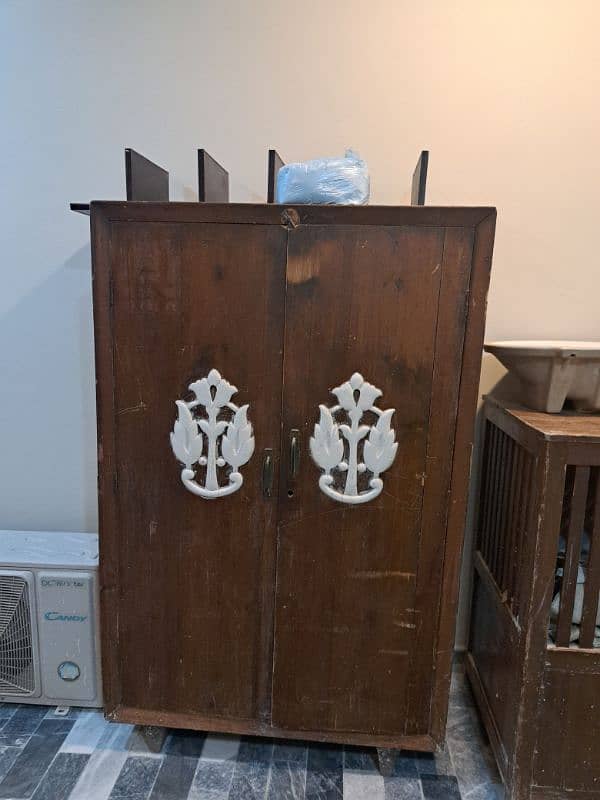 Solid Dyar Wood Wardrobe - Second Hand but First Class 0