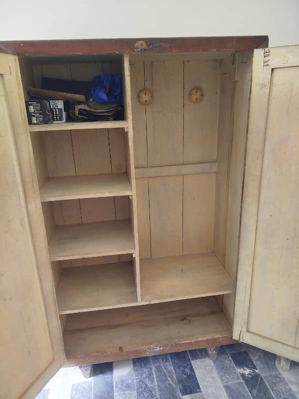 Solid Dyar Wood Wardrobe - Second Hand but First Class 2