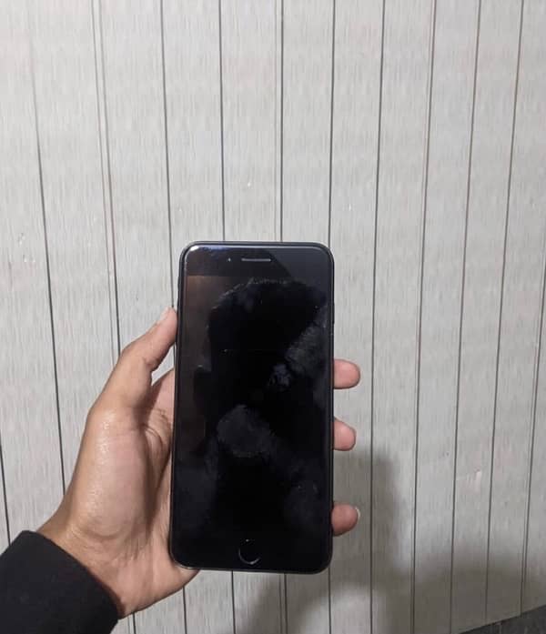 iPhone 7 Plus 128 GB PTA Approved 1