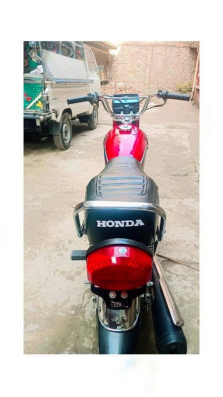 honda 125 peshhwar number da ok gada da searyous kasan rabta okai 4