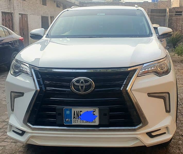 Toyota Fortuner V 2019 0