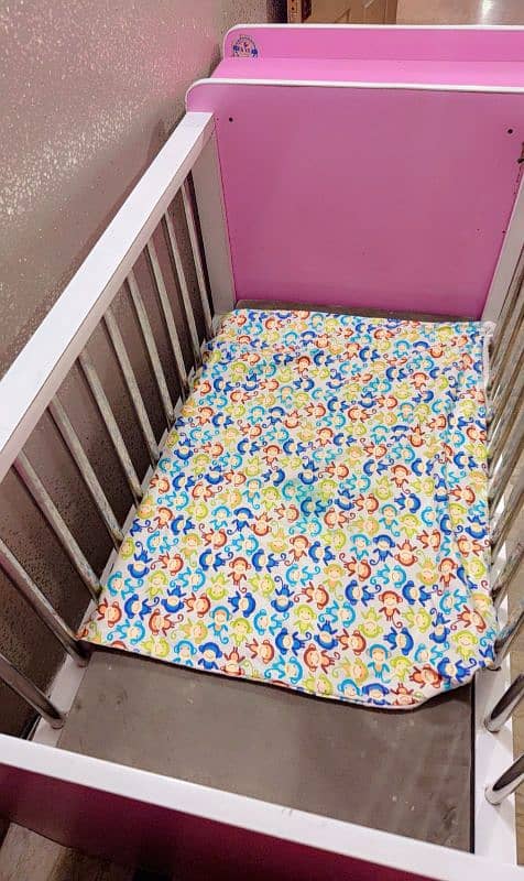 baby cot with mattres 2