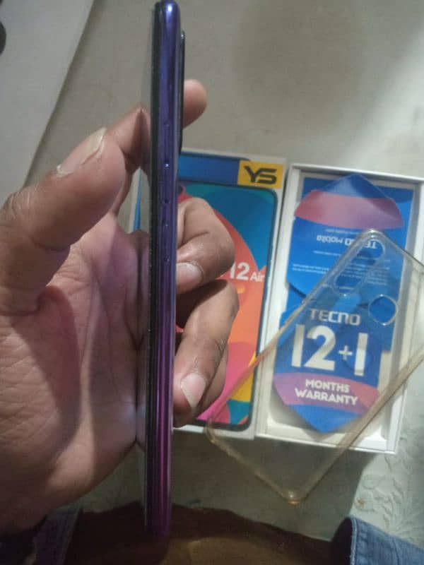 Tecno Camon 12Air   64GB. 4GBRam box charger sath all ok 2