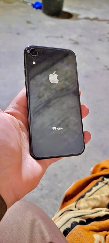 Apple iPhone XR 1