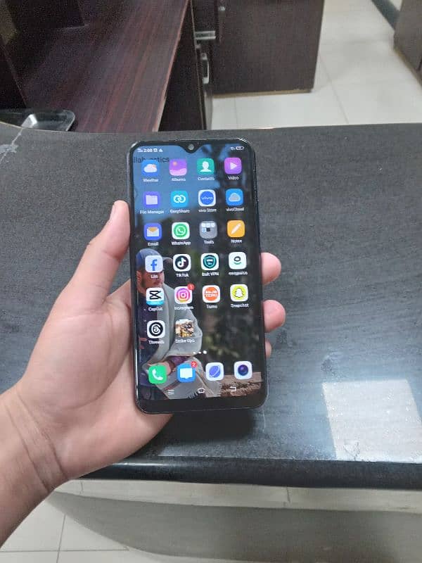 vivo y17 with box 4