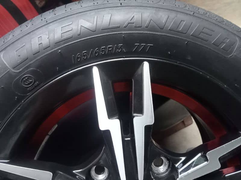 13 inch alloy rim with tyre 3