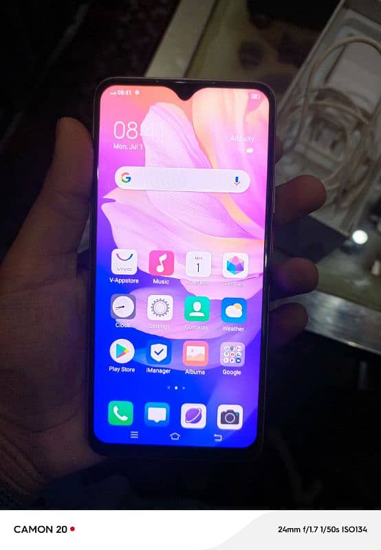 vivo s1 pro 8 128 with box and charger 1