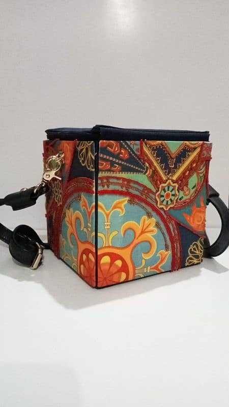 Embellished handbag 0